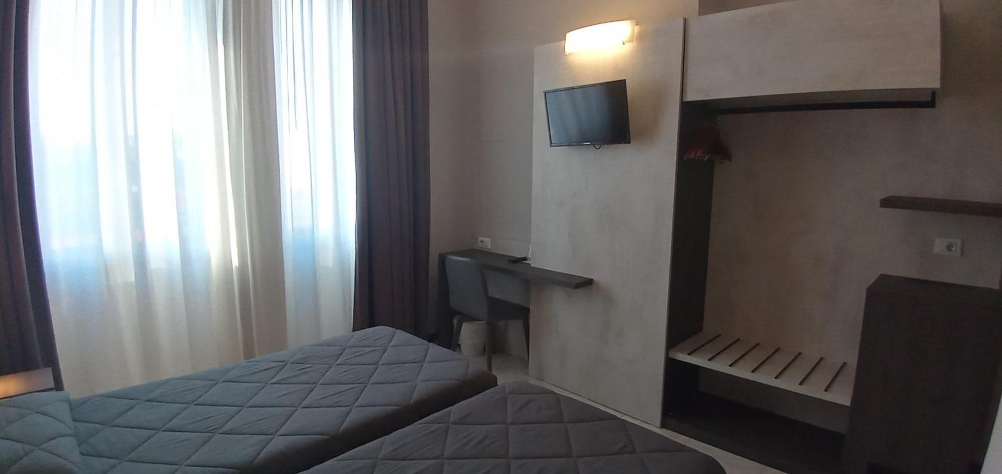 Hotel Mistral Milan Exterior photo