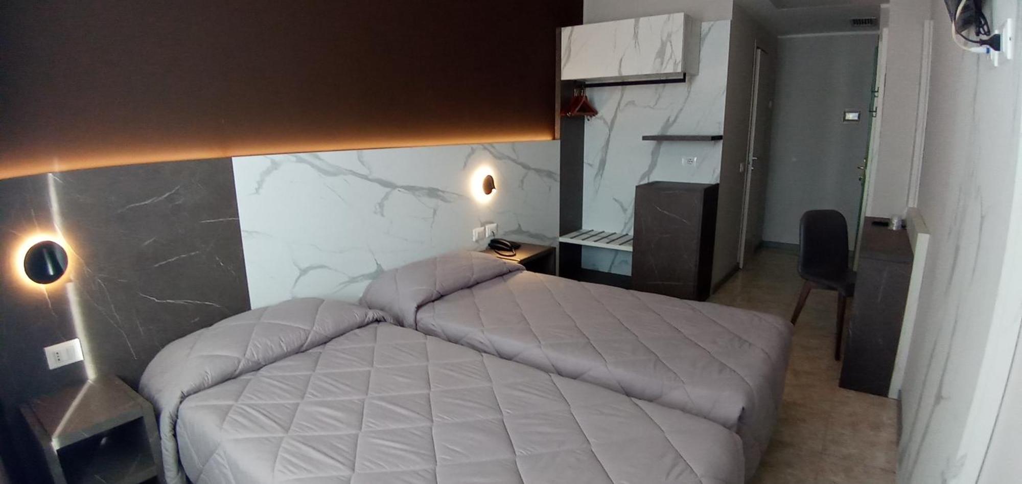 Hotel Mistral Milan Exterior photo