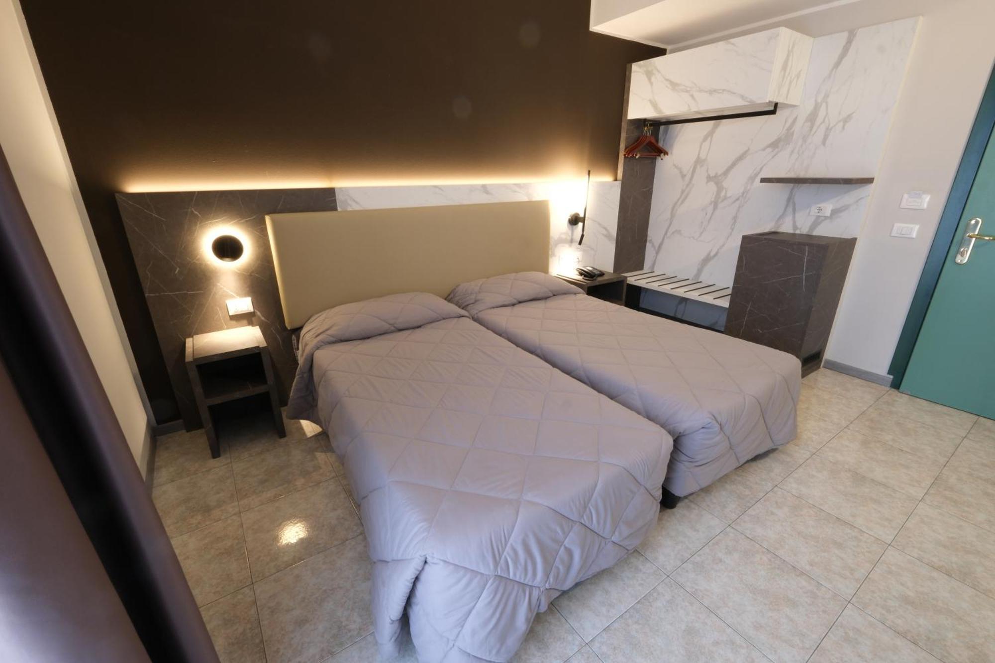 Hotel Mistral Milan Exterior photo