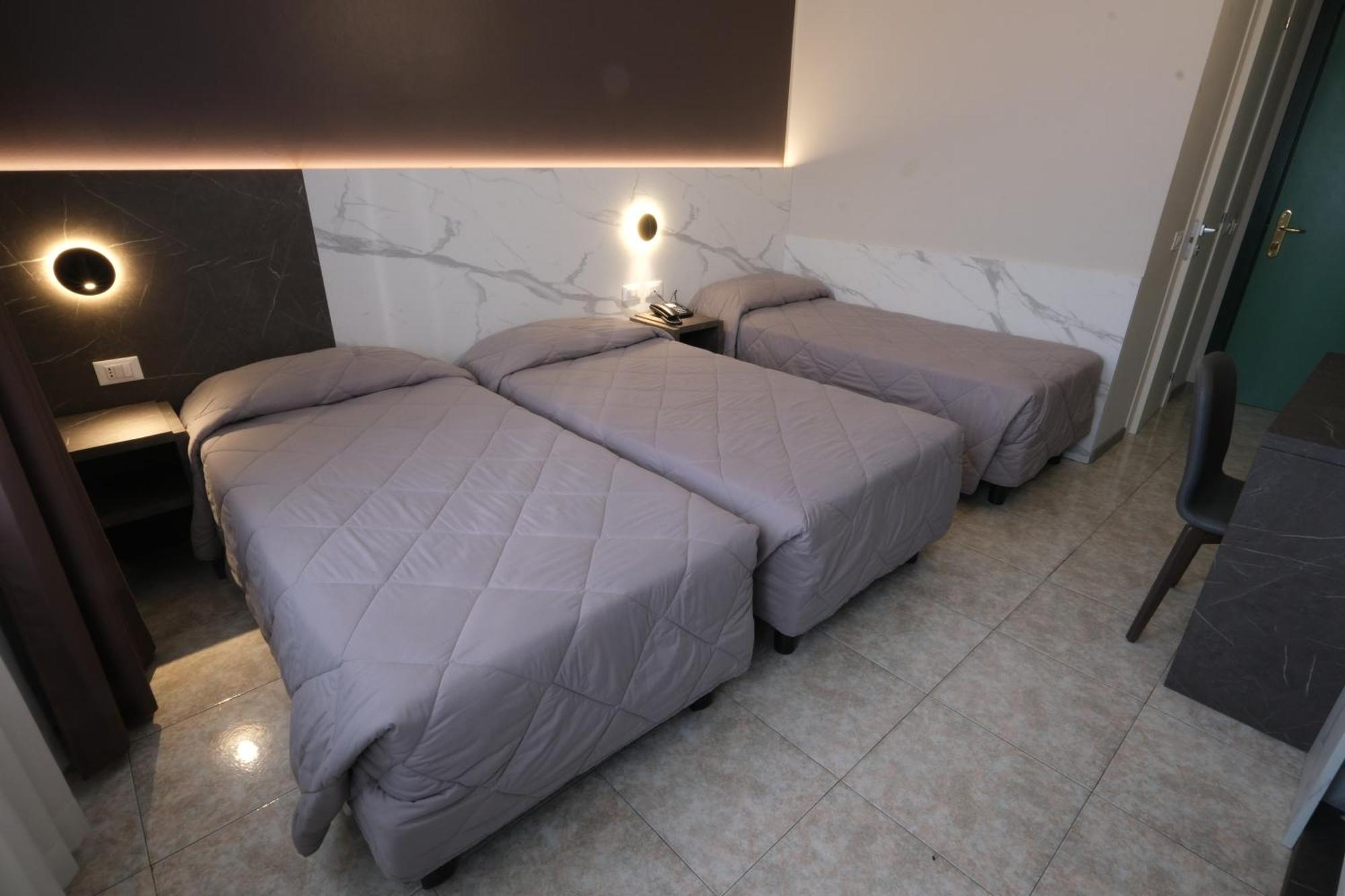 Hotel Mistral Milan Exterior photo