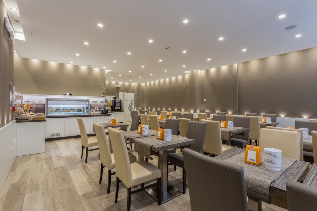 Hotel Mistral Milan Exterior photo