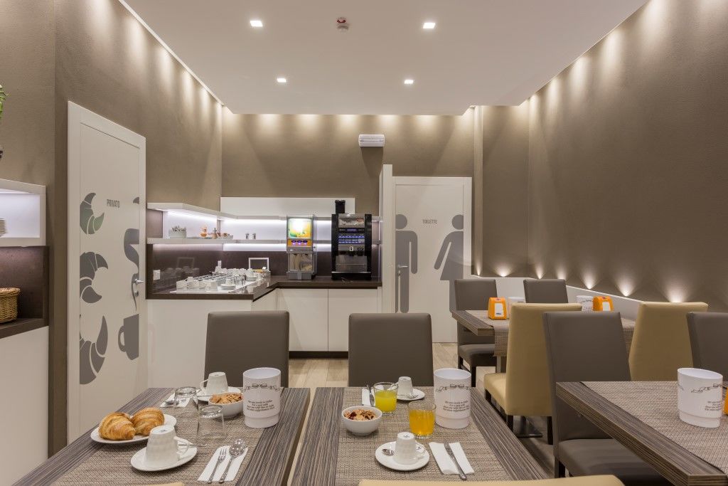 Hotel Mistral Milan Exterior photo