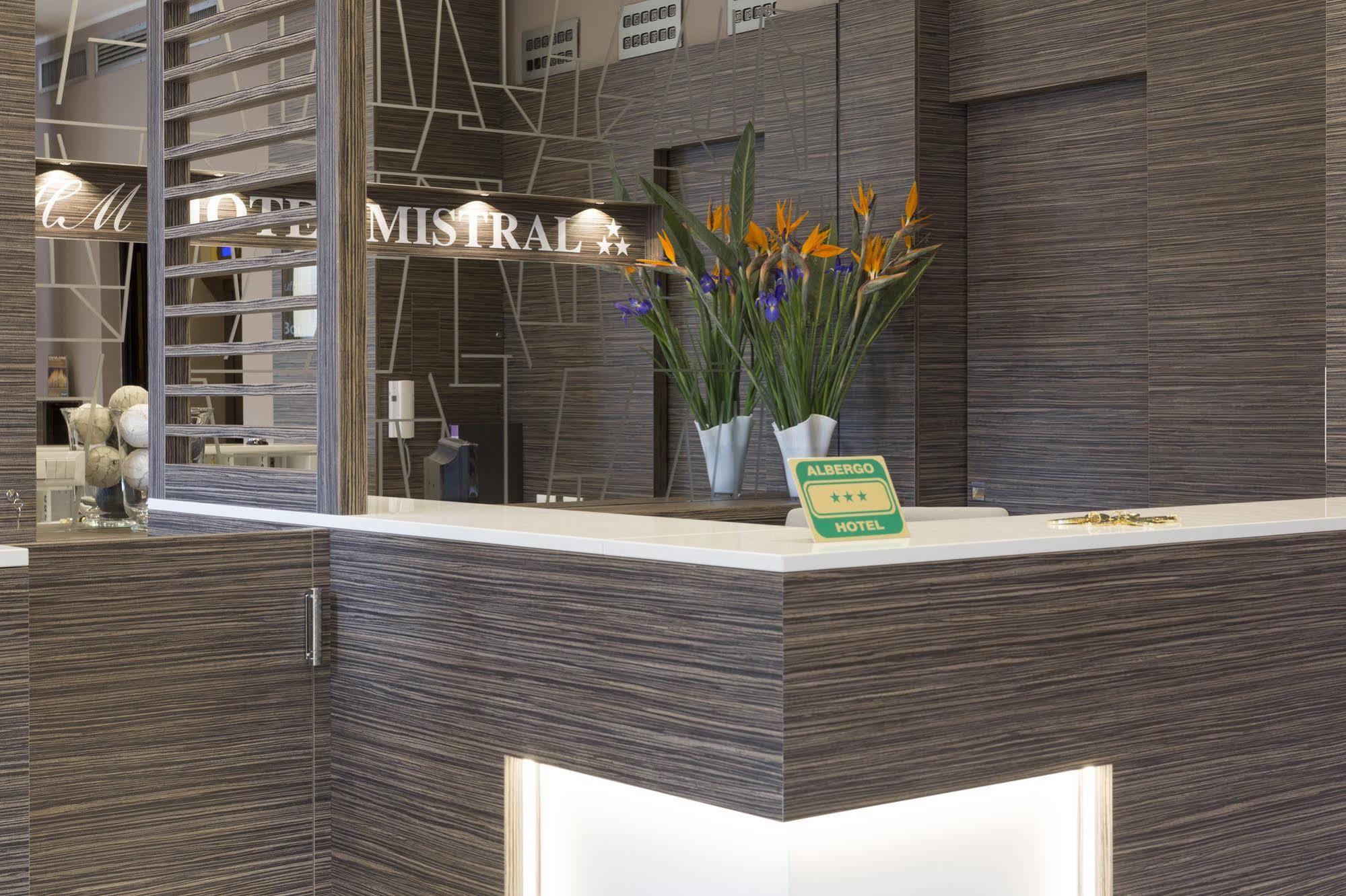 Hotel Mistral Milan Exterior photo